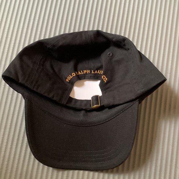 Ralph Lauren Black Hat with Embroidered Logo - Picture 4 of 4